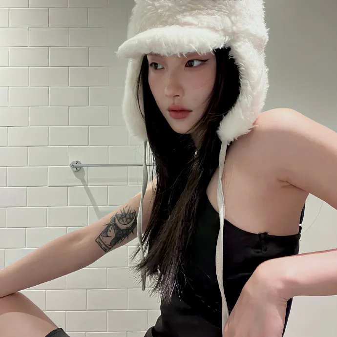 相思月明人倚楼